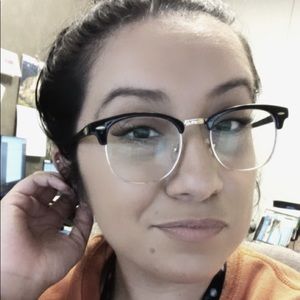 Meet your Posher, Anissa